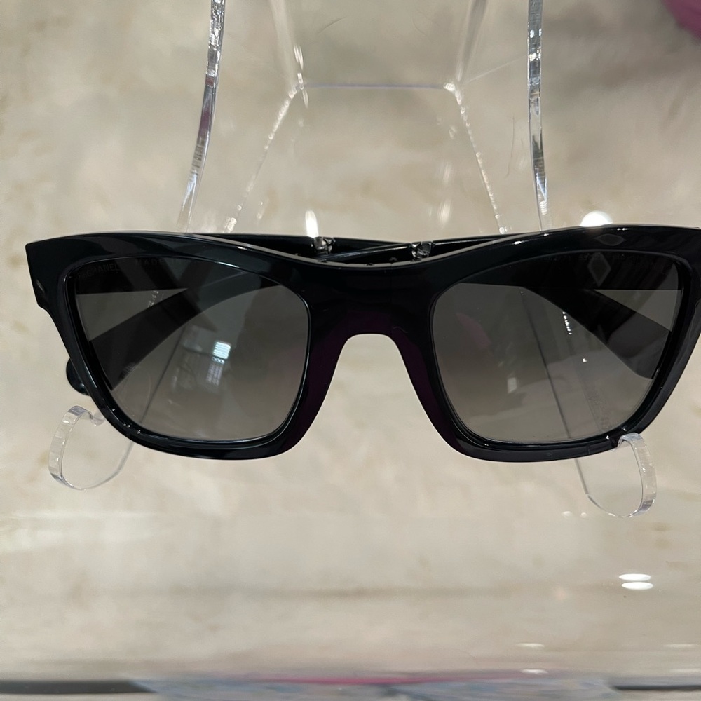 AUTHENTIC CHANEL foldable sunglasses.